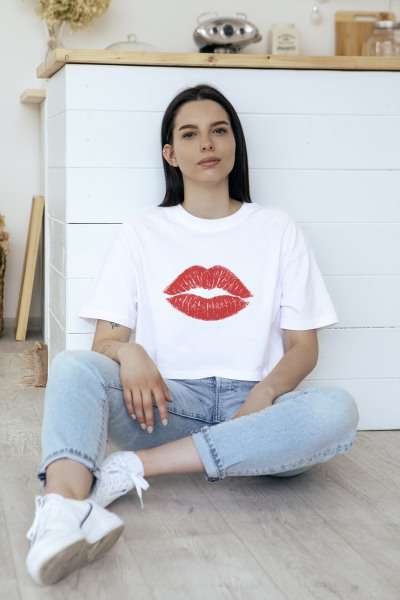 Lipstick Kiss Crop Top For Women